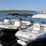 Mare Blue Pirovac