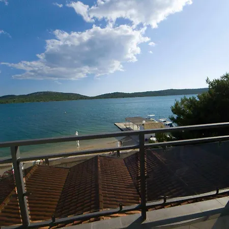Mare Blue Pirovac