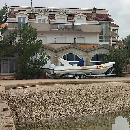 בית הארחה Mare Blue 3*