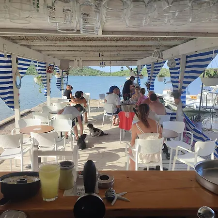 Mare Blue בית הארחה פירובאץ